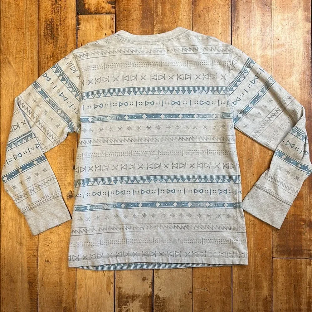 Boys size 6 to 7 Old Navy Long sleeve Shirts